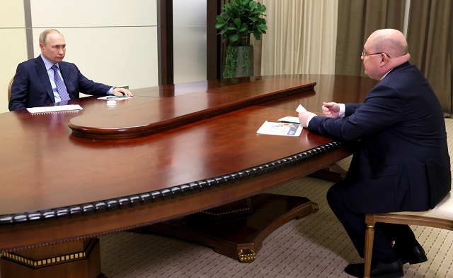 Путин назвал поддержку участников СВО святой обязанностью властей – видео