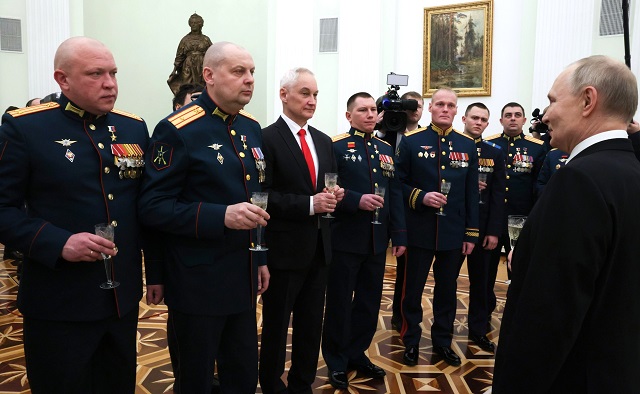 Владимир Путин: бойцы СВО отважно борются за мир и будущее России