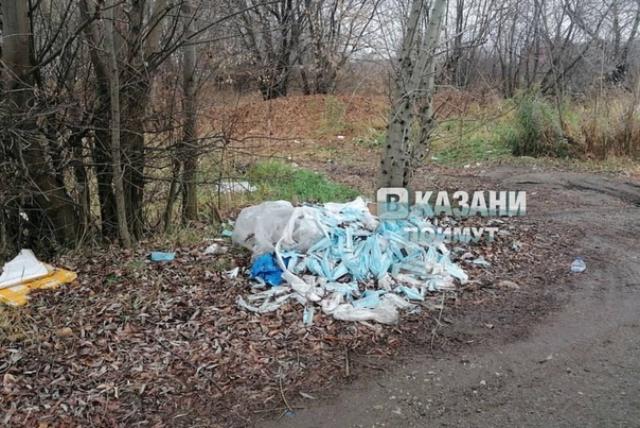 Прокуратура начала проверку по факту свалки медицинских масок в Казани