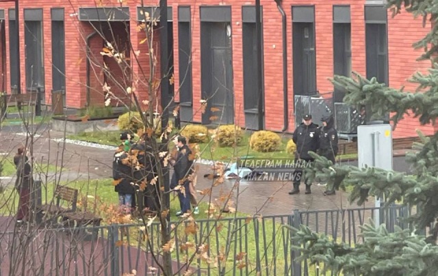 13-летний ребенок погиб, выпав из окна в Казани