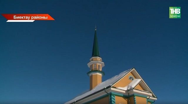 Биектау районы Айбаш авылында изге Рамазан ае уңаеннан яңартылган мәчеткә ярым ай куйдылар