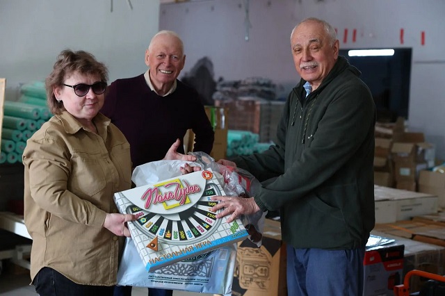 Генераторы, подгузники, чак-чак: депутаты РТ передали в Лисичанск и Рубежное 1,5 тонны гумпомощи