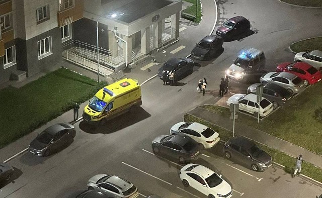 Оставшийся один дома двухлетний ребенок погиб, выпав из окна 17-го этажа в Казани