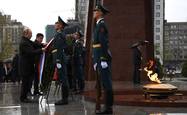 Владимир Путин подписал закон о бесплатной поставке газа для Вечных огней