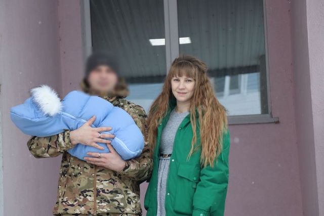 Нурлат районыннан хәрби СВОдан улын һәм хатынын бала тудыру йортыннан каршы алырга кайткан