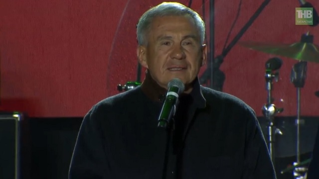 Миңнеханов һәм Метшин "Гаилә белән сайлыйбыз" фестивале сәхнәсенә чыкты