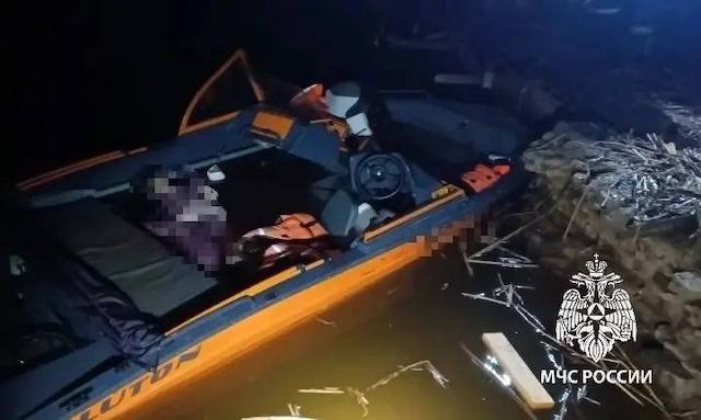 В Татарстане лодка влетела в бетонный пирс: одна женщина погибла, четверо пострадали