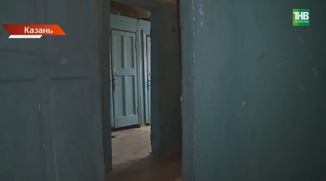 На грани разрушения: жители аварийного дома на Тунакова в Казани живут как в фильме ужасов