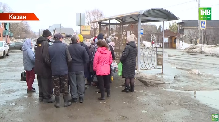 Меңләгән кеше яши торган "Коры елга" торак пунктында автобуссыз интегәләр - видео