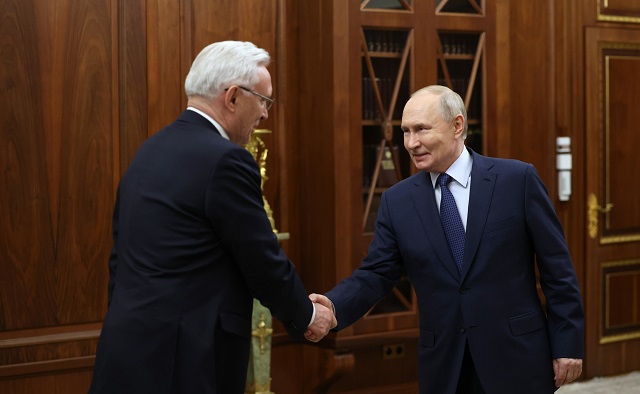 Стали известны подробности встречи Путина и Когогина