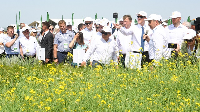 Раис Татарстана: Всероссийский день поля - это общий праздник для сельчан и горожан