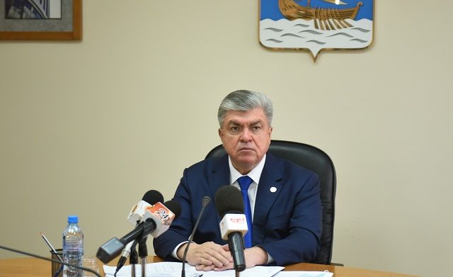 Магдеев возложил ответственность за нехватку лекарств в Челнах на горздрав