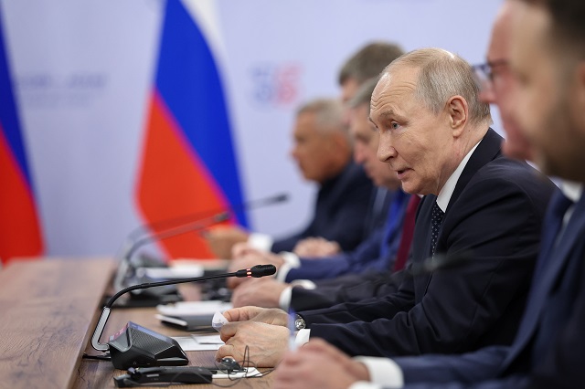 Президент России назвал сотрудничество с АСЕАН стабилизирующим фактором в АТР