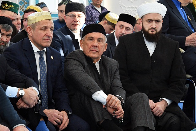 Минниханов и Шаймиев открыли соборную мечеть в Лаишево