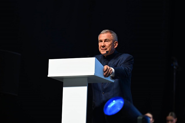 Минниханов открыл в Нижнекамске новый завод холодильного оборудования «Совитал»