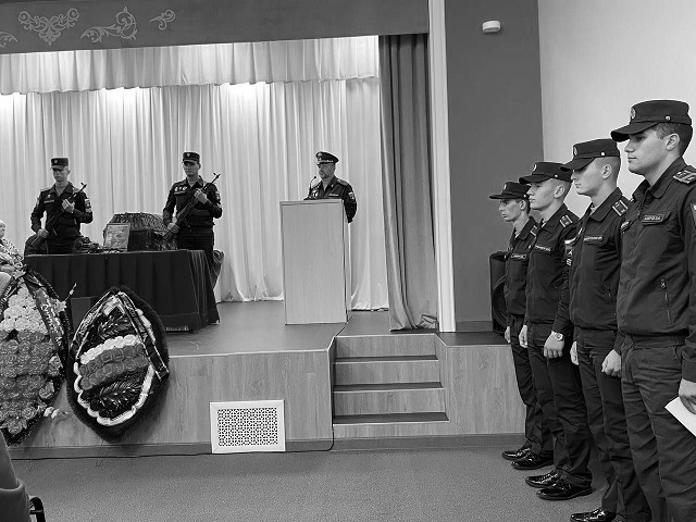 Татарстан простился с погибшим на передовой Рустамом Обидовым