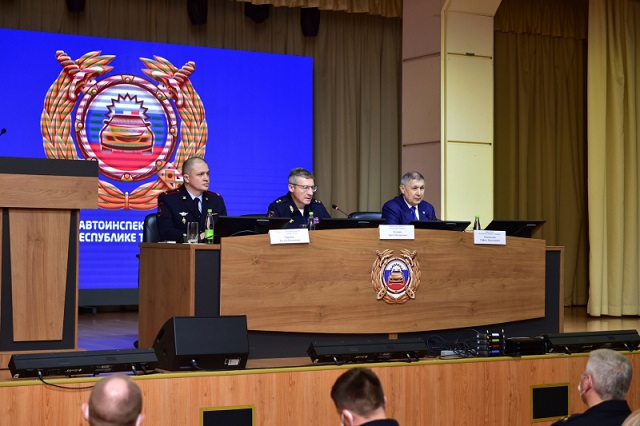 Артем Хохорин представил личному составу нового начальника ГИБДД РТ