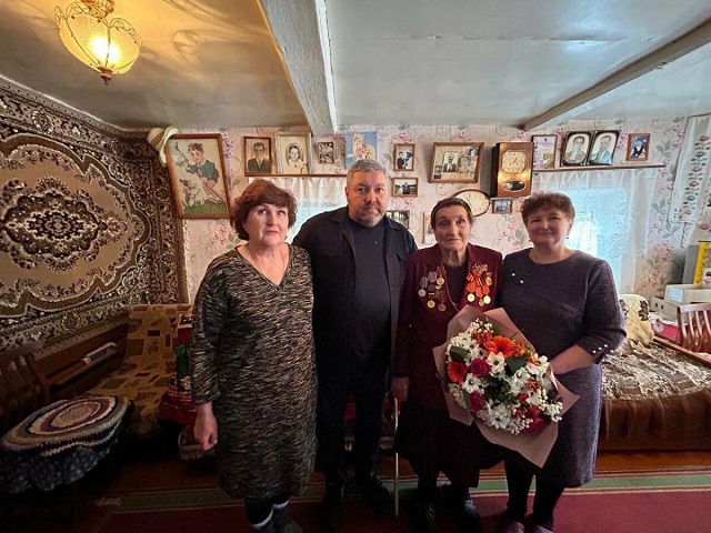 Югары Ослан районында ике тыл хезмәтчәненә юбилей медальләре тапшырганнар