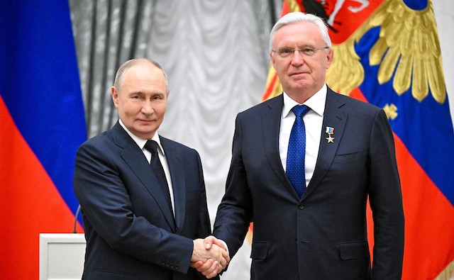 Владимир Путин присвоил звание Героя Труда гендиректору «КАМАЗа» Сергею Когогину