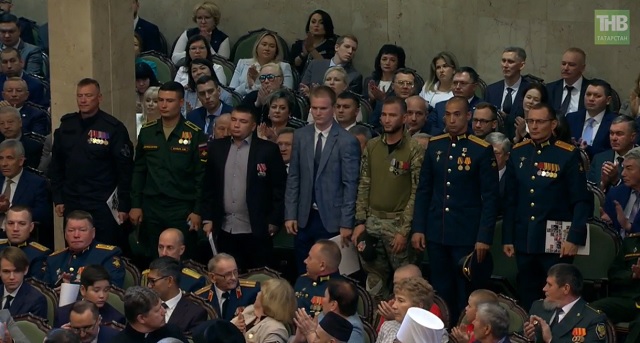 Рөстәм Миңнеханов: "Тугыз татарстанлыга Россия Герое исеме бирелде, меңнән артыгына медаль һәм орденнар тапшырылды