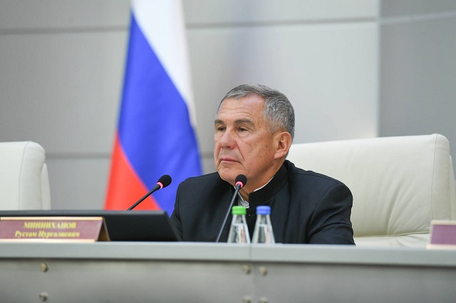 Минниханов: дети бойцов СВО должны быть в центре внимания в новогодние праздники