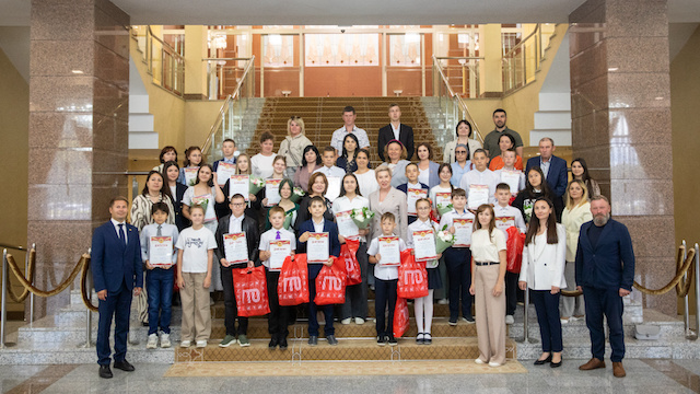 Победители конкурса рисунков ГТО получили награды в Госсовете РТ