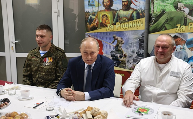 В Кремле объяснили, почему Путин объявил о «Посейдоне» на встрече с бойцами СВО