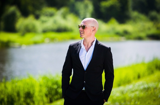 Холостяк татарской эстрады Акбулат сделал своей возлюбленной предложение