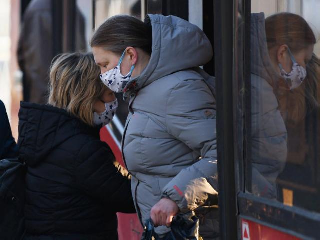 Жители поселка Салмачи жалуются на давку в автобусе №90