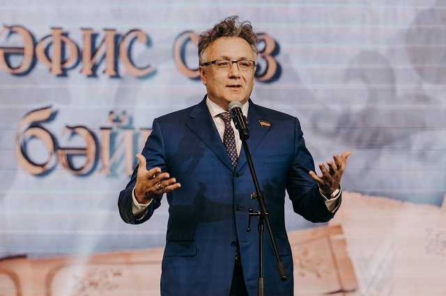 Татарстан Диния нәзарәте ТНВ генераль директоры Илшат Әминевны "Бердәмлек" ордены белән бүләкләде