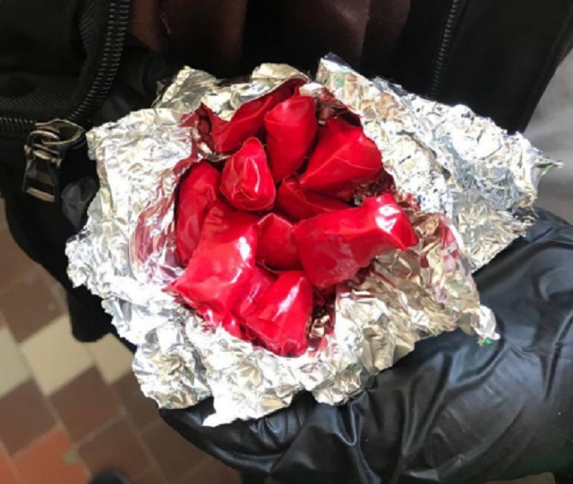 Жительница Казани и ее 16-летняя дочь попались на торговле наркотиками