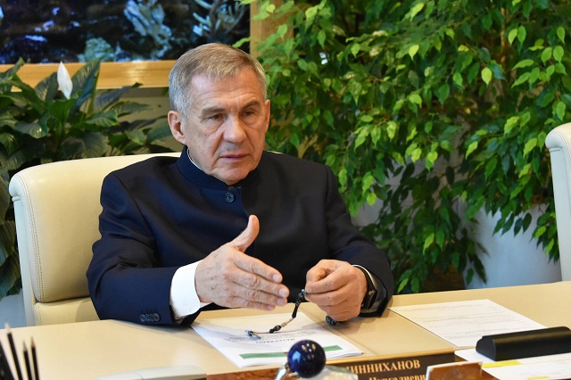 Минниханов внес изменения в список запрещенной для детей информации