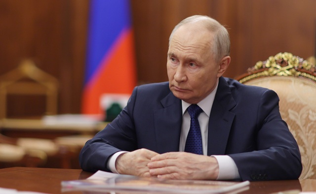 Песков: Путин ежедневно обсуждает с бойцами вопросы СВО