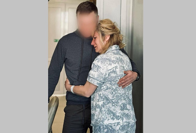 Татарстанский боец СВО приехал в онкоцентр поддержать мать после сложной операции