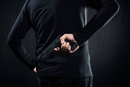 В Перми мужчина открыл стрельбу по прохожим, погибла женщина