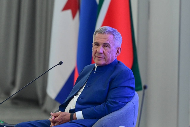 С Днем русского языка поздравил татарстанцев Раис РТ