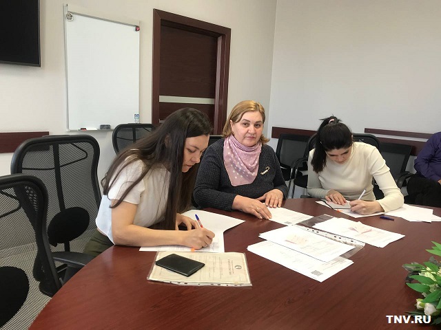 Победители фотоконкурса «Всей семьей на выборы» официально получили свои авто