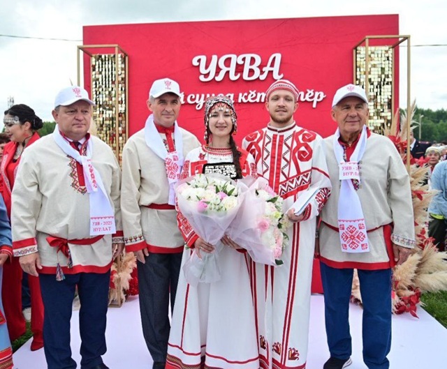 Минниханов осмотрел подворья и площадки чувашского праздника Уяв в Нурлате