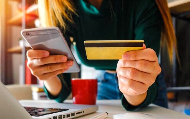 Втершийся в доверие к жительнице Казани аферист обогатился на 228 000 рублей