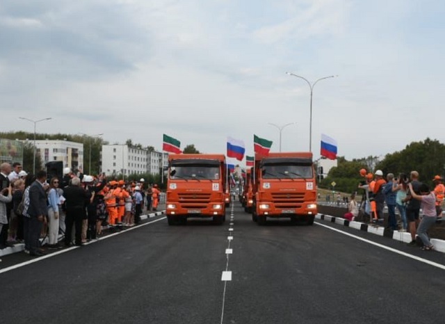 В Набережных Челнах открыли реконструированную по нацпроекту дорогу