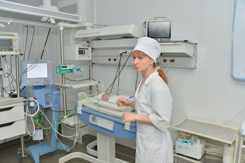За неделю число жителей Казани пополнили 173 мальчика и 186 девочек