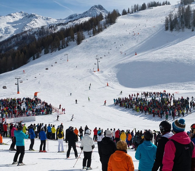 100‑метровая трасса, трамплины и «КАМАЗ-Мастер»: в Казани пройдёт горнолыжный фестиваль «Крутой спуск»