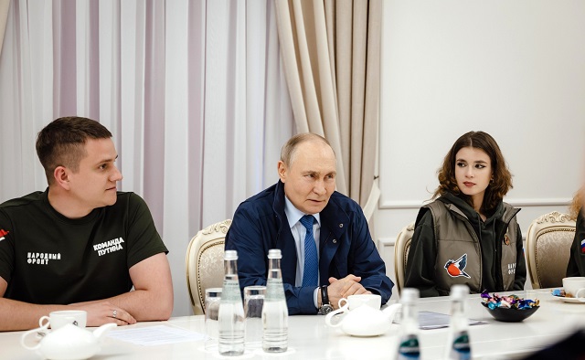 Президент РФ отметил важную роль духовных наставников для бойцов СВО