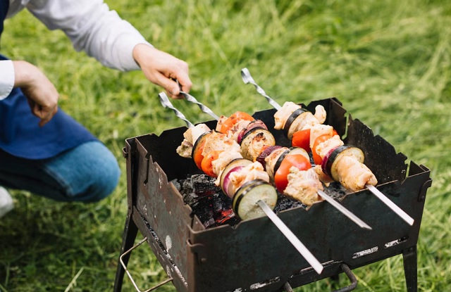 Татарстанцам дали рекомендации по выбору готового шашлыка