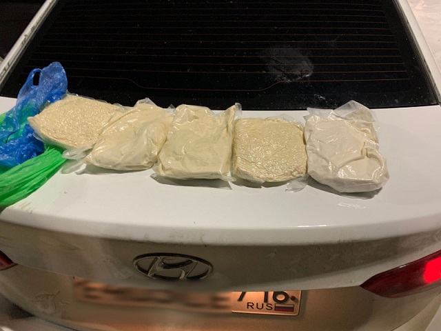 Перевозивший крупную партию наркотиков курьер из Татарстана попался в Тамбовской области