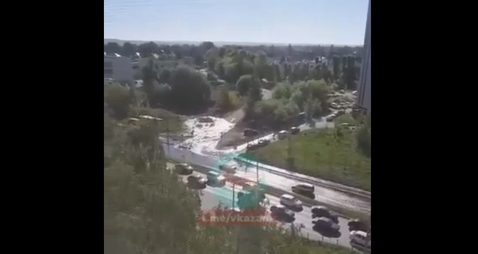 Казанцы задыхаются после прорыва канализации на Габишева