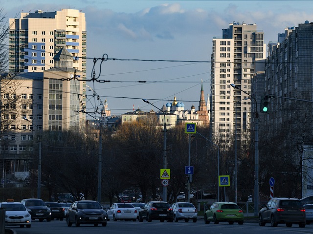 Жители Казани могут продлить на три года срок действия водительских удостоверений