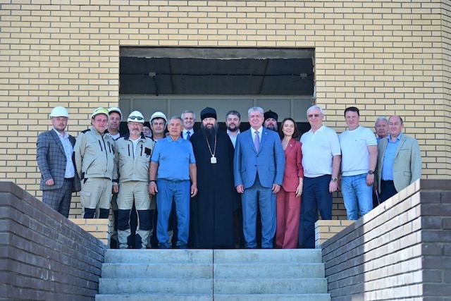 Минниханов проинспектировал строительство православной гимназии в Набережных Челнах