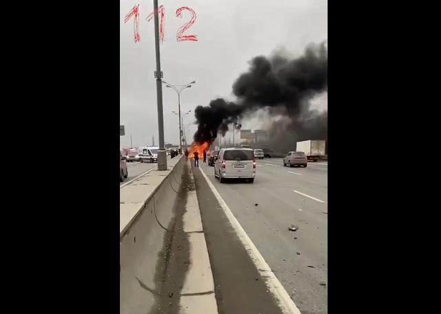 Пытавшийся уйти от преследования автолихач на BMW устроил массовое ДТП – видео