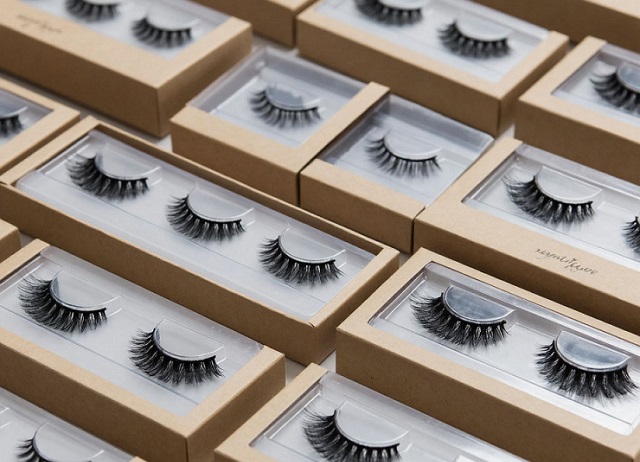 В аэропорту Казани задержали мужчину с незадекларированными накладными ресницами